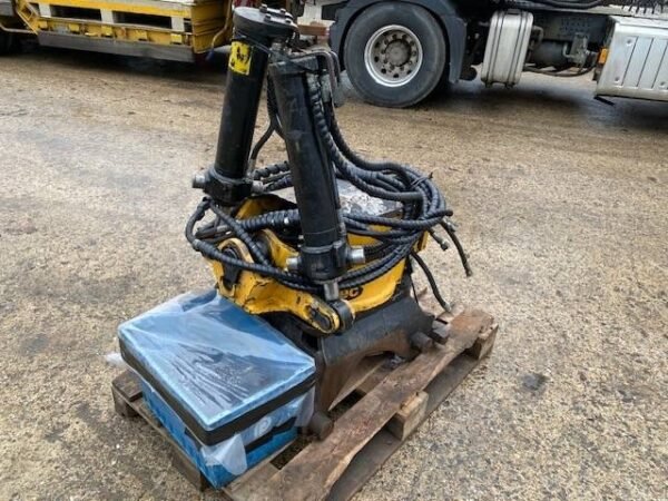 2011 Engcon EC 20 -CW30EC-SS9SQ - Ohne/Sans/Without TOP Constructionrototilts â€” Machinery Depot Pro