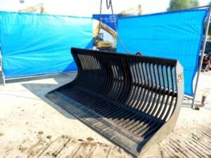 eurosteel-puinriek-sw2000632d7ea4.jpg 2007 Eurosteel Puinriek SW2000 Screeningbuckets — Machinery Depot Pro