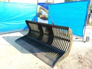 eurosteel-puinriek-wa10034fde2e8.jpg 2006 Eurosteel Puinriek WA100 Screeningbuckets — Machinery Depot Pro