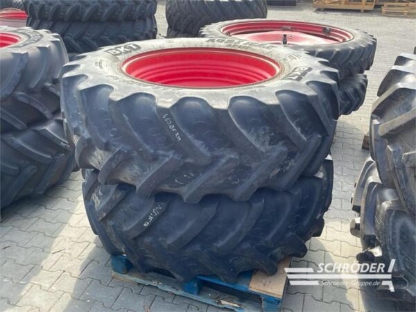 Fendt 2 X 460/85R34 + 2 X 520/85R46 BKT Agriculturedualwheels â€” Machinery Depot Pro