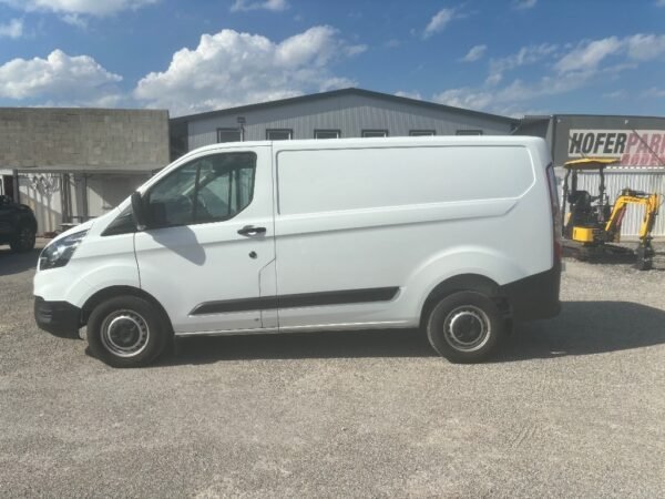 ford-transita81bed12.jpg 2021 Ford Transit Lutonvans — Machinery Depot Pro