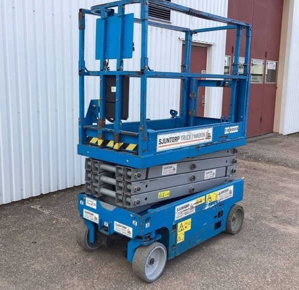 genie-19329b8df915.jpg Genie 1932 Scissor Lifts — Machinery Depot Pro