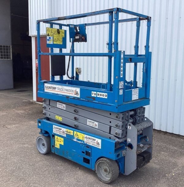 genie-1932a6720b7e.jpg Genie 1932 Scissor Lifts — Machinery Depot Pro