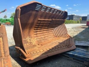 gjerstad-sidetippskuff-l35002c84c8c.jpg 2004 Gjerstad Sidetippskuff L350 Construction Buckets — Machinery Depot Pro