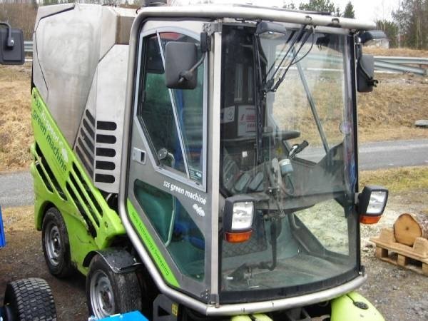 green-machines-525ade83c77.jpg 2003 Green Machines 525 Sweepers — Machinery Depot Pro