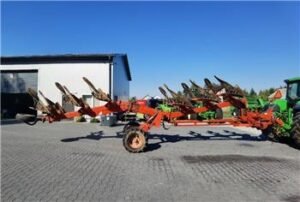 gregoire-besson-sperb-642484ef7.jpg Gregoire-Besson SPERB 6 Conventionalploughs — Machinery Depot Pro