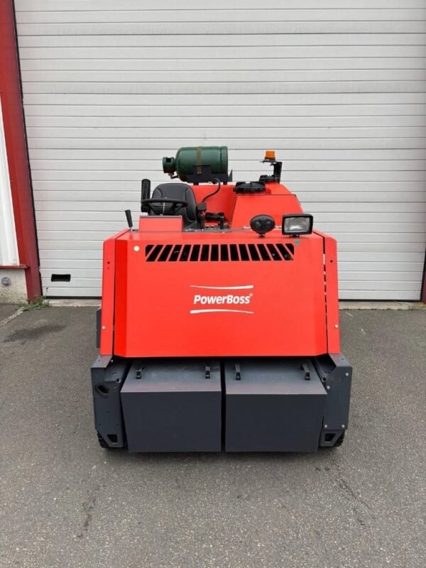 hako-powerboss-monitor-9095fc9383.jpg 2020 Hako POWERBOSS Combinationsweeperscrubbers — Machinery Depot Pro