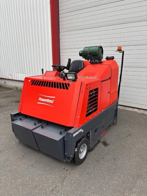 hako-powerboss-monitor-90d394b37b.jpg 2020 Hako POWERBOSS Combinationsweeperscrubbers — Machinery Depot Pro