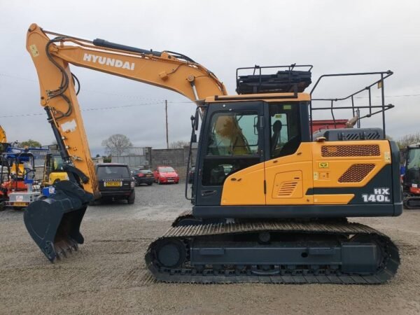 2016 Hyundai HX140LC Crawler Excavators — Machinery Depot Pro