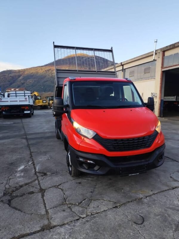 iveco-daily-35-120d3d63144.jpg 2020 Iveco Daily 35-120 Tipper Trucks — Machinery Depot Pro