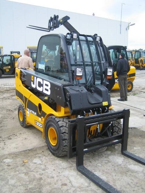 2006 JCB TLT35T61175027 Lowlifters â€” Machinery Depot Pro