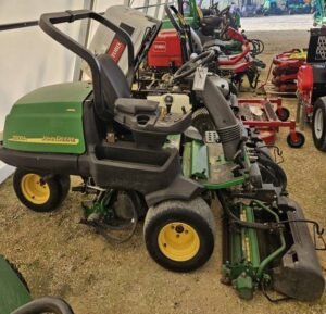 john-deere-2500-a6c6bcd06.jpg John Deere 2500 A Greensmowers — Machinery Depot Pro
