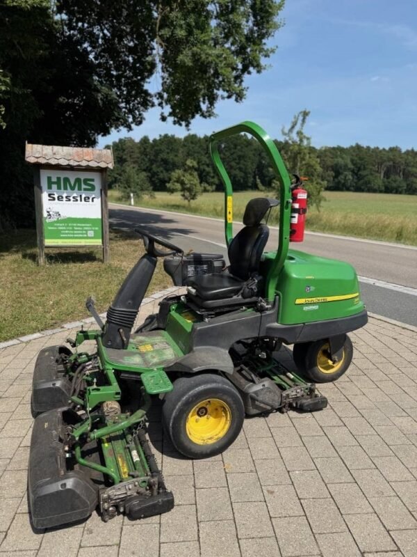 john-deere-2500-eaecbb463.jpg 2017 John Deere 2500 E Greensmowers — Machinery Depot Pro