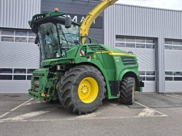 2019 John Deere 8300 i Selfpropelledforagers — Machinery Depot Pro