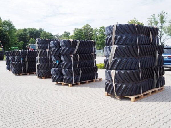 john-deere-8rx-rubber-belt-tra46365874.jpg 2024 John Deere 8RX / Agrichainstracks — Machinery Depot Pro