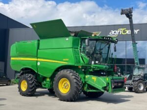 2012 John Deere S670 4x4 Combine Harvesters â€” Machinery Depot Pro