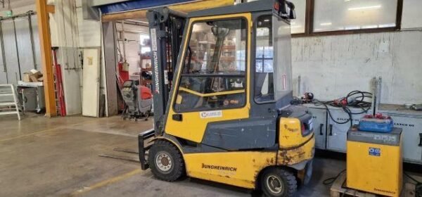 jungheinrich-efg-425k6df52cd7-2.jpg 2004 Jungheinrich EFG 425k Electric Forklift Trucks — Machinery Depot Pro