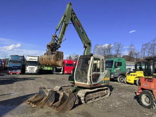 2004 Kato HD 307 Excavators â€” Machinery Depot Pro