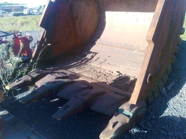 komatsu-bucket-pc-12507298e98a.jpg 2005 Komatsu Bucket PC 1250 Construction Buckets — Machinery Depot Pro