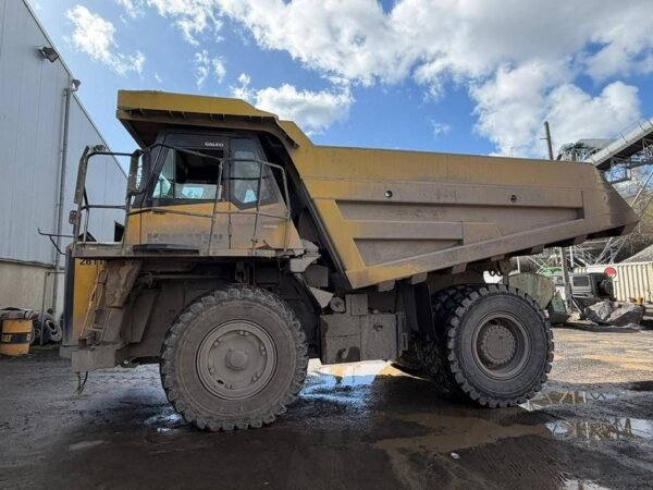 2007 Komatsu HD 325-7 Rigid Dump Trucks — Machinery Depot Pro