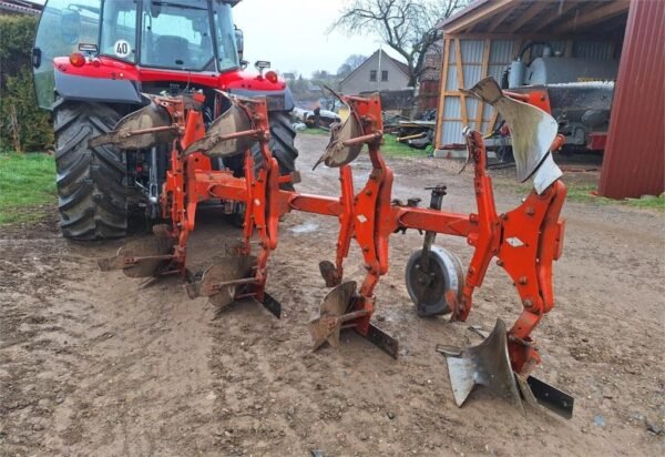 kuhn-standard-se-49b74cd72-1.jpg 1999 Kuhn Standard SE 4 Reversibleploughs — Machinery Depot Pro