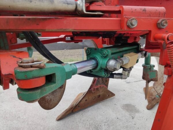 kverneland-ad-85-variomatc3ec7288.jpg Kverneland AD-85 Conventionalploughs — Machinery Depot Pro