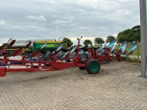 2014 Kverneland PW100 Reversibleploughs — Machinery Depot Pro
