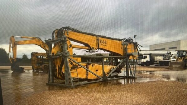 liebherr-r944b-uh-hd-2-armscf83cfb0.jpg 2004 Liebherr R944B UH-HD 2 Excavators — Machinery Depot Pro