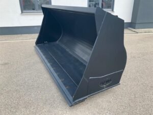 2022 LSB Standardschaufel 2990 mm / 2700 Agriculture Front Loader Accessories — Machinery Depot Pro