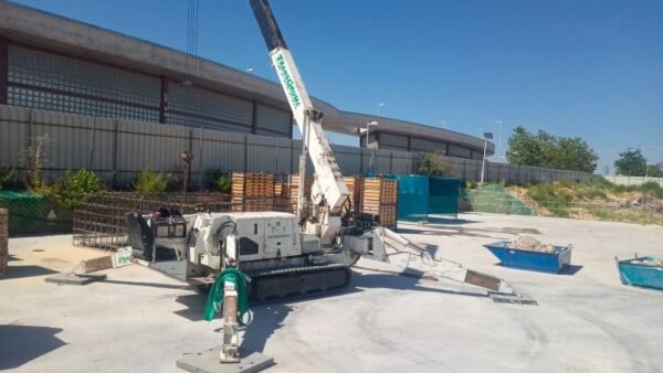 2005 Maeda MC-305CRM-E Mini Cranes â€” Machinery Depot Pro