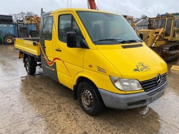 mercedes-benz-211-cdi-b2ccc7f6b84.jpg 2002 Mercedes-Benz 211 CDI B2C Ssplatforms — Machinery Depot Pro