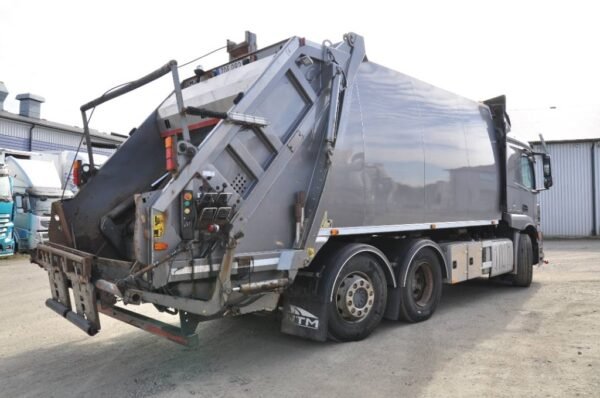 mercedes-benz-25353f61b562.jpg 2017 Mercedes-Benz 2535 Wastetrucks — Machinery Depot Pro