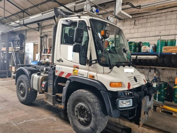 2004 Mercedes-Benz UNIMOG U 400 Road Construction — Machinery Depot Pro