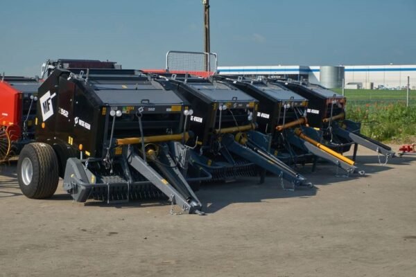 metal-fach-z-562-presses-a-bal75756459.jpg 2024 Metal-Fach Z 562 Roundbalers — Machinery Depot Pro