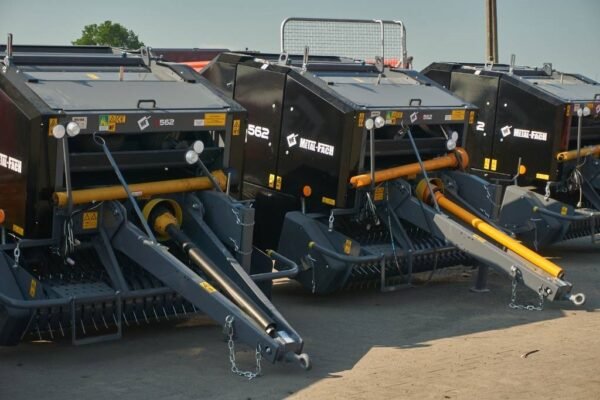 metal-fach-z-562-presses-a-bala40e16ff.jpg 2024 Metal-Fach Z 562 Roundbalers — Machinery Depot Pro