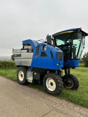 new-holland-braud-vm460c67f43d3-1.jpg 2006 New Holland Braud VM460 Winegrapeharvestingmachines — Machinery Depot Pro
