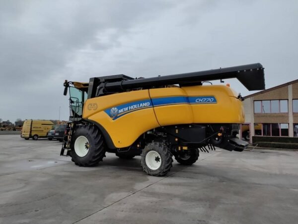 2022 New Holland CH7.70 Combine Harvesters — Machinery Depot Pro