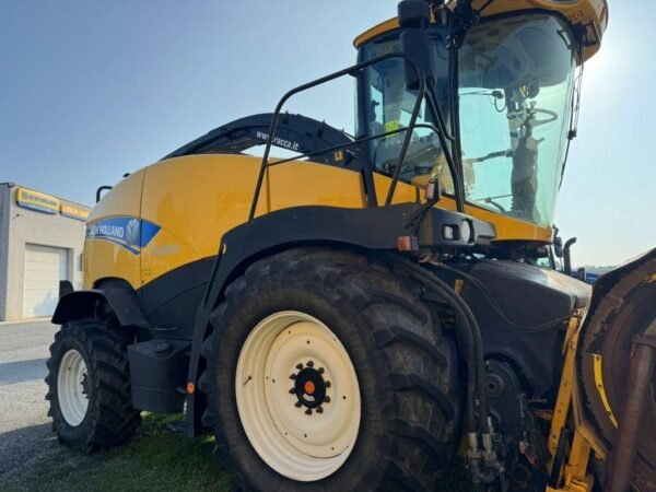 2015 New Holland FR 600 Selfpropelledforagers — Machinery Depot Pro