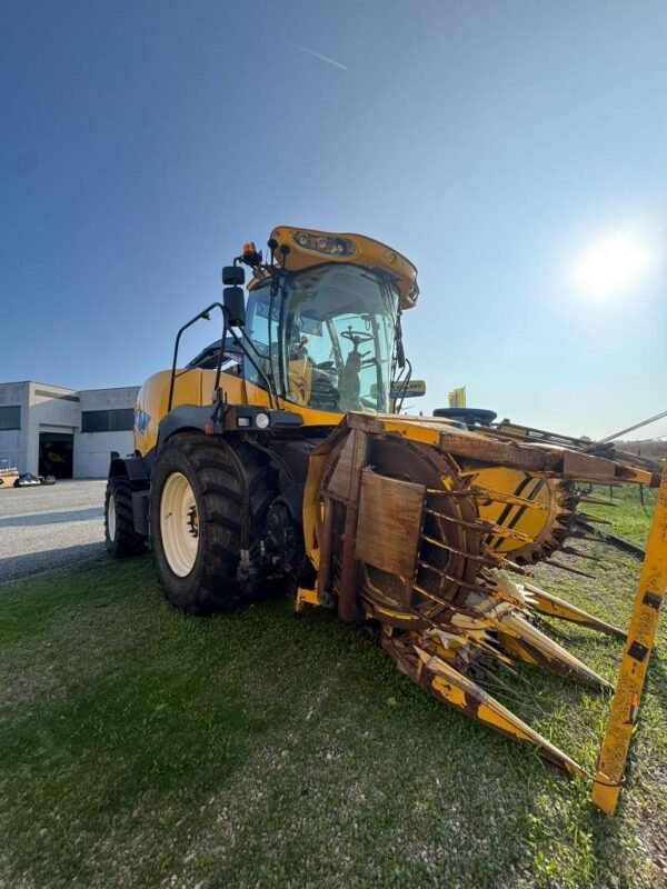 2015 New Holland FR 600 Selfpropelledforagers — Machinery Depot Pro