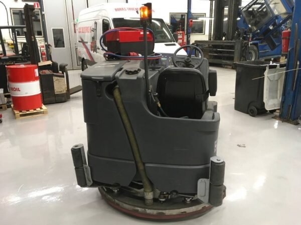 2013 Nilfisk CS7000 Combinationsweeperscrubbers â€” Machinery Depot Pro
