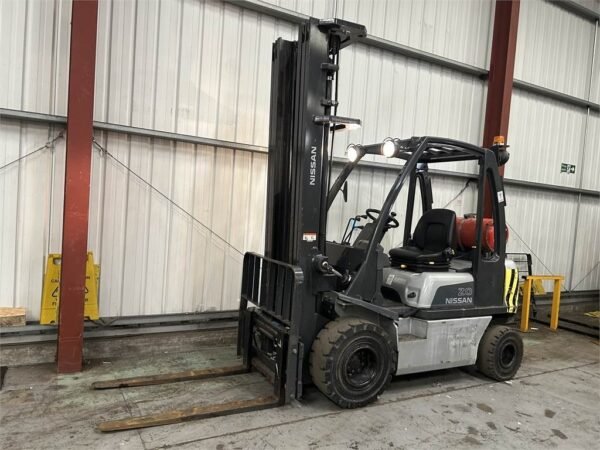 nissan-u1d2a20lqa147013c-2.jpg 2012 Nissan U1D2A20LQ Lpgtrucks — Machinery Depot Pro