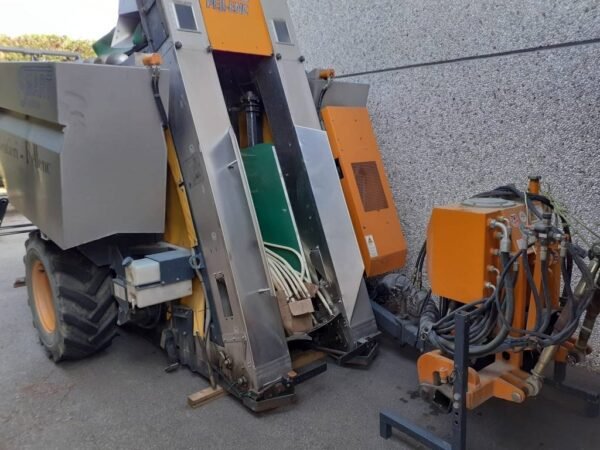 2006 Pellenc 3050 Winegrapeharvestingmachines â€” Machinery Depot Pro