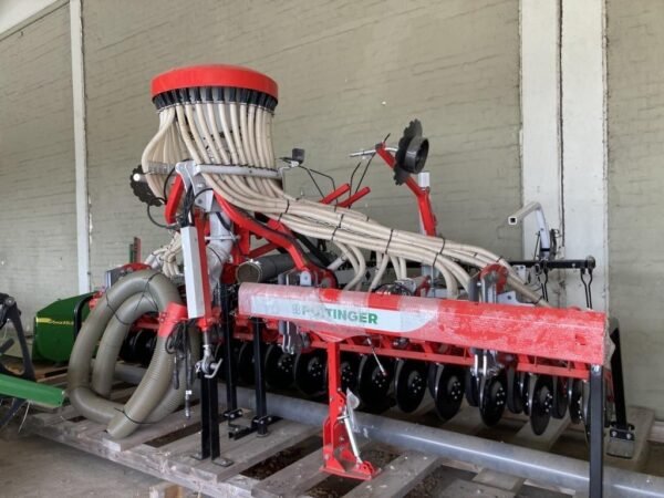 pottinger-aerosem-4002-fdde926c54e-1.jpg 2023 Pöttinger AEROSEM 4002 FDD Precisionsowing — Machinery Depot Pro