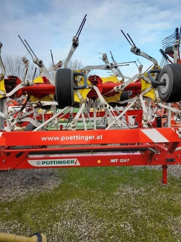 2014 Pöttinger hit 12.14t Rakes â€” Machinery Depot Pro