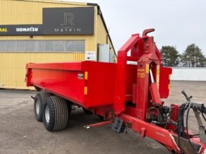 2015 Pronar växlarvagn T185 Agrihooklifttrailers — Machinery Depot Pro