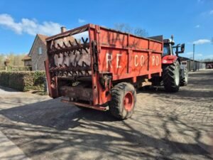record-8000-tractie4c2843de.jpg Record 8000 Manure Spreaders — Machinery Depot Pro