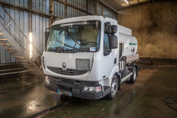 2006 Renault 180 DCI+5500L/3COMP Trucks â€” Machinery Depot Pro