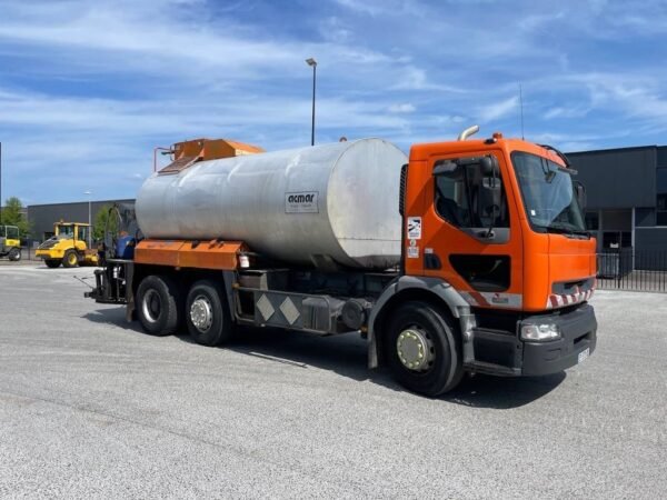 renault-320-dci-acmar-11500-lic7ca7d43.jpg 2003 Renault 320 DCI Bitumensprayers — Machinery Depot Pro