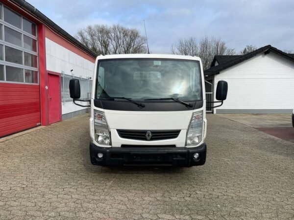 2015 Renault Maxity 140.35 Tippervans — Machinery Depot Pro