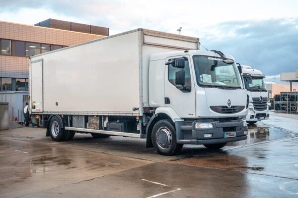 renault-premium-300dxi-poussac3312b3-2.jpg 2013 Renault PREMIUM 300DXI+POUSSIN/CHICKEN/KUIKEN/KÛKEN+DH Trucks — Machinery Depot Pro